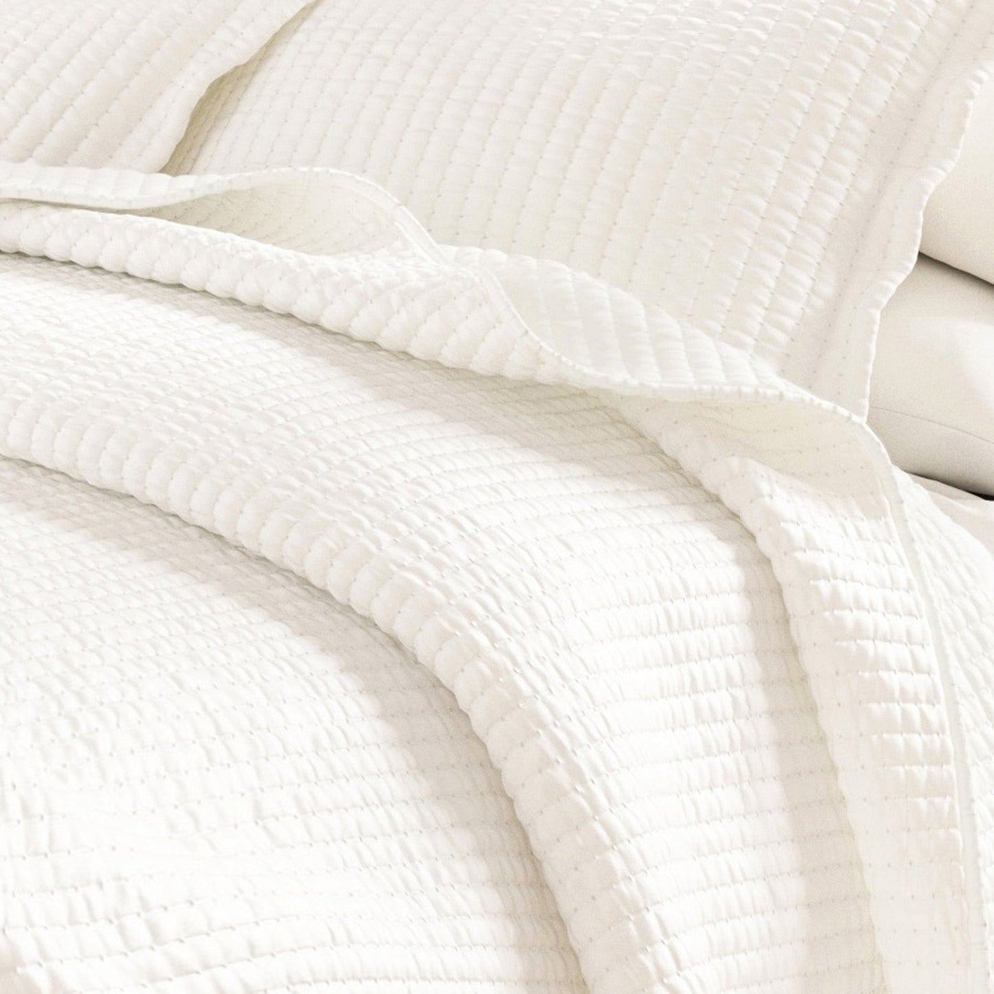 Solid Quilt - Alicia Collection